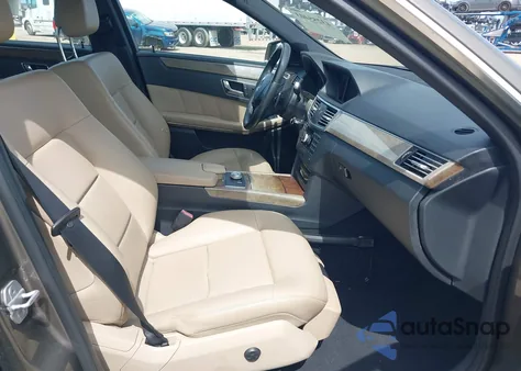 2011 Mercedes-Benz E 350 4Matic z USA, uszkodzony, nr VIN WDDHF8HB8BA361632